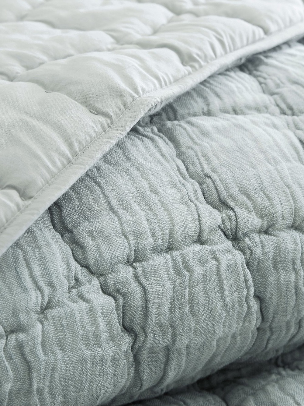 Pottery Barn Cloud Quilt Queen Bedspread with 3 Euro Shams Chambray - Picture 5 of 8
